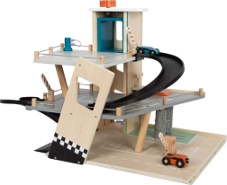 small foot puidust võidusõidu parkla