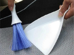 Mini hari ja kühvel lauapinna, klaviatuuri ja auto jaoks