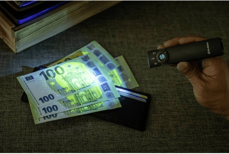 UV-valgus rahatähtede ja dokumentide kontrollimiseks