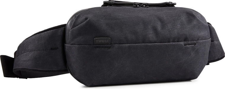 Thule Aion must reisivöökott