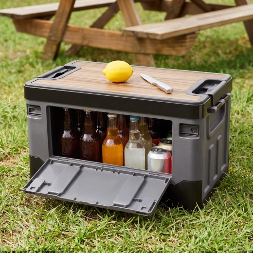 Sturdy lid with an MDF panel as a work surface
