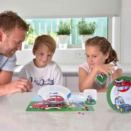 Mõõt 35 × 25 cm – just paras laste söömiseks
