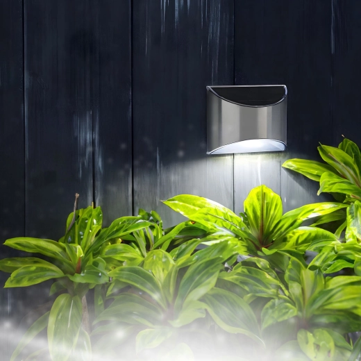 4 SMD LED-iga päikeseenergial töötav seinavalgusti