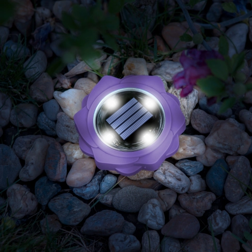 Lilla päikeseenergial töötav LED-aiavalgusti maasse torgatava vardaga
