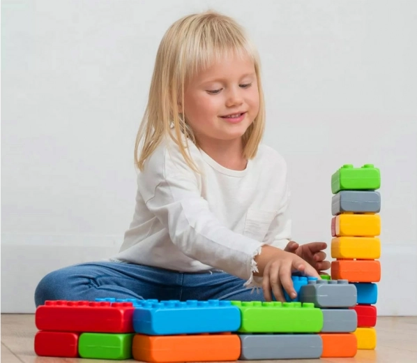 Suured ja kerged klotsid väikestele kätele