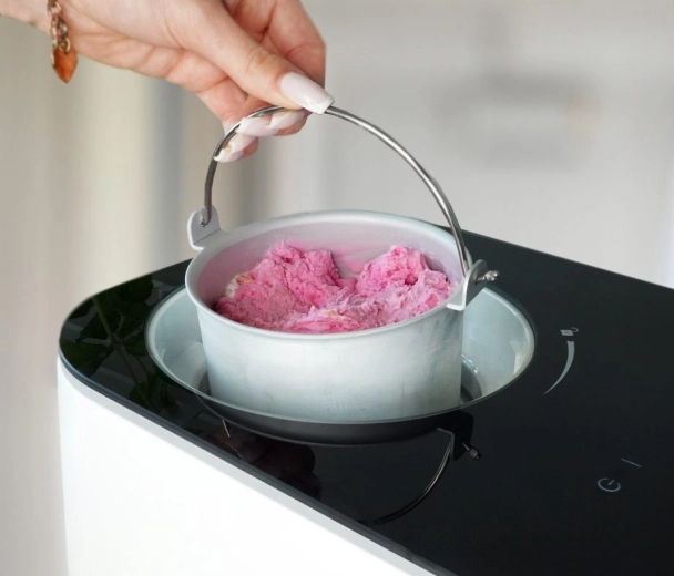 Removable 1 l metal container for easy serving