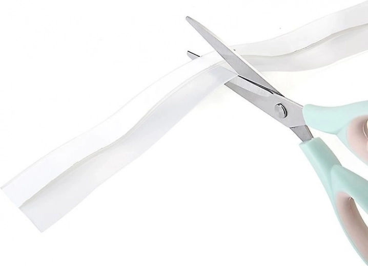 Lihtne isekleepuv paigaldus ilma tööriistadeta