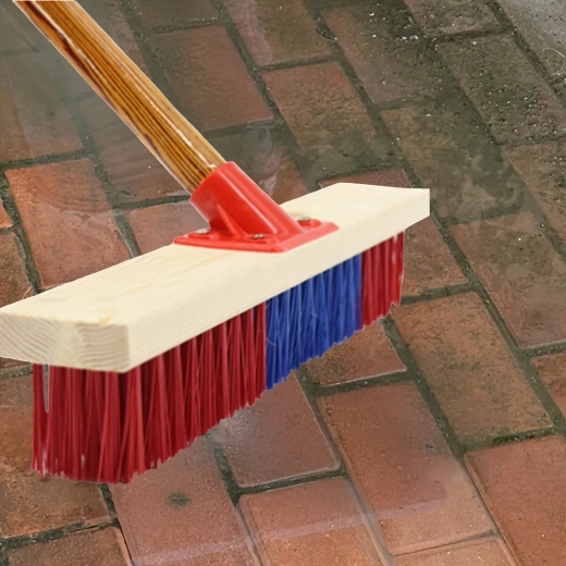 Jäigad PVC-harjased kuivale ja märjale pinnale