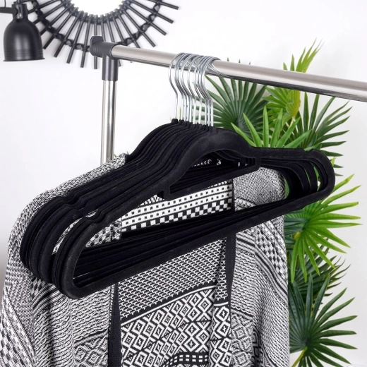 Pööratav metallkonks lihtsaks riputamiseks