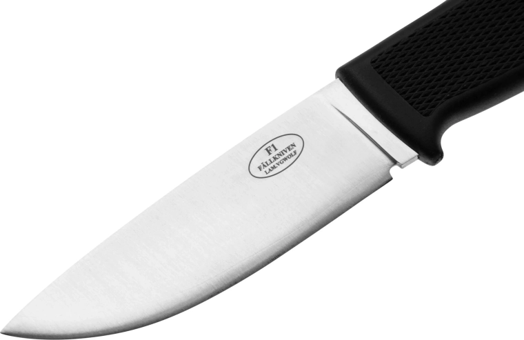 Robust full-tang blade from laminated VG7 steel