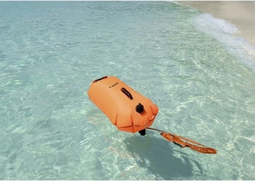 2-in-1: safety buoy and dry pouch