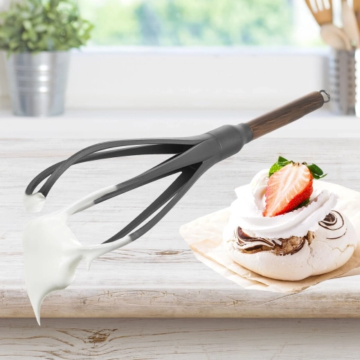 For everyday whisking and mixing