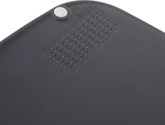 Raised bumps for easy grating