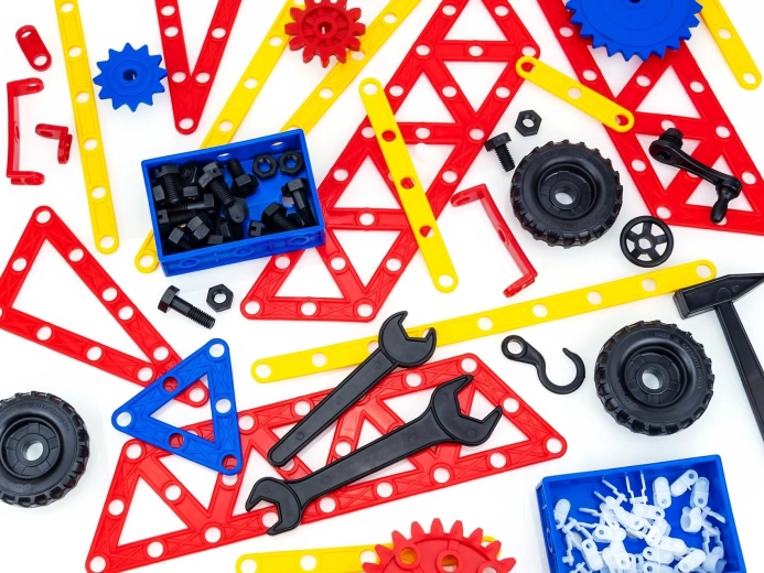 Ehita toimivaid mudeleid hammasrataste ja ketiga