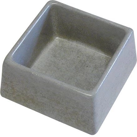 Betoonist ruudukujuline kauss närilistele 155 × 155 × 75 mm