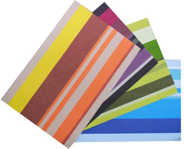 Plastikust lauamat TORO 45 × 30 cm triipudega, värvivalik