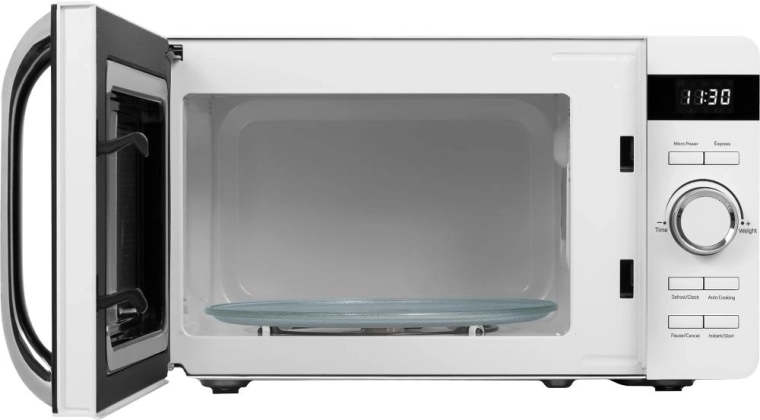 Spacious interior for larger dishes