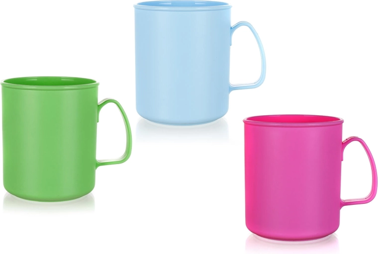Plastikust kruus 0,3 l – värvide segu