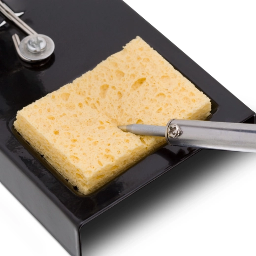 Cleaning sponge for the soldering iron tip