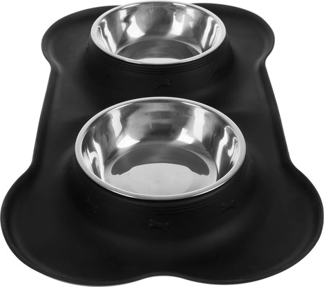 The silicone mat catches mess and doesn’t slip