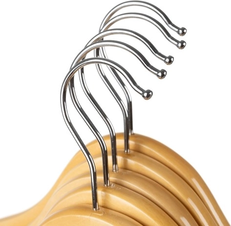Ergonomic shape and anti-slip notches