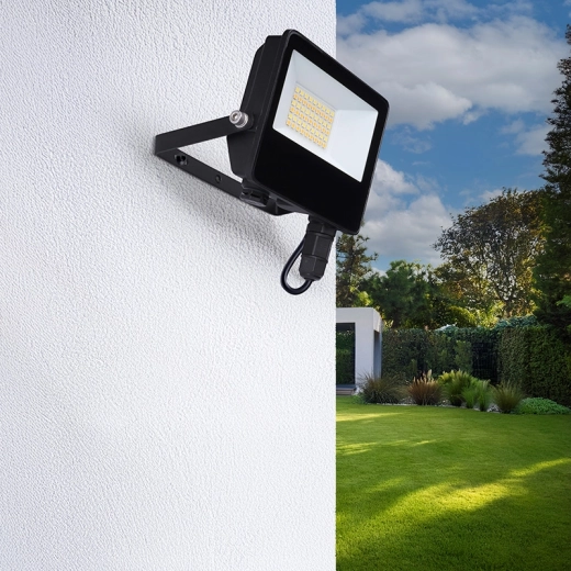 Välitingimuste kindlus: IP65 ja alumiiniumkorpus