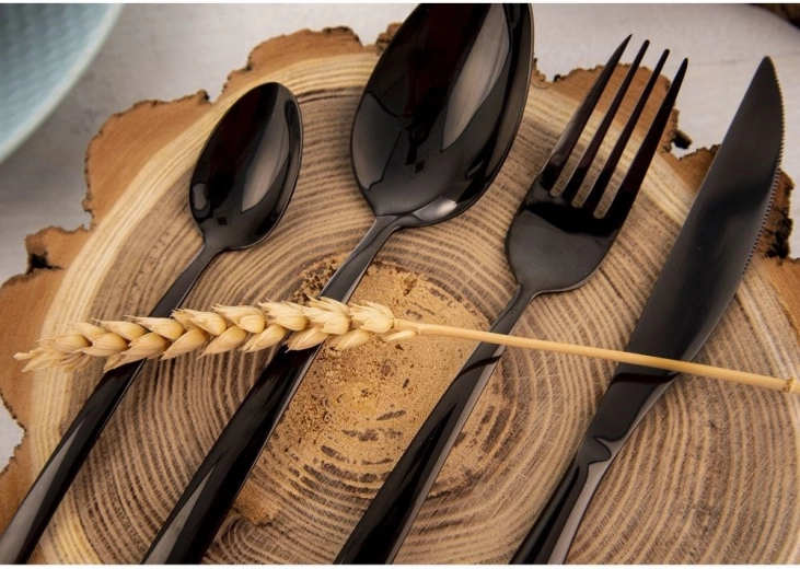 Moodne must disain igale lauale