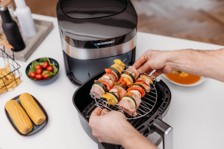 Easy preparation of skewers and grilled dishes