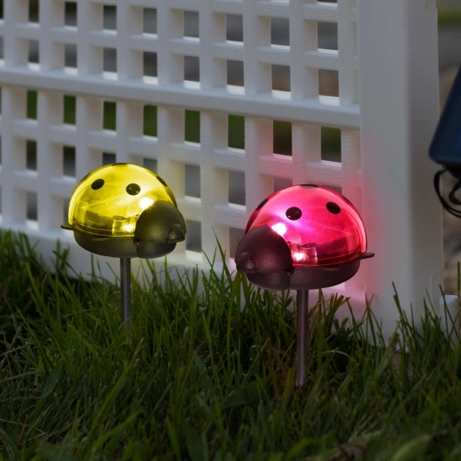 Päikesepatareiga LED-aiavalgusti lepatriinu külma valge valgusega – 1 tk