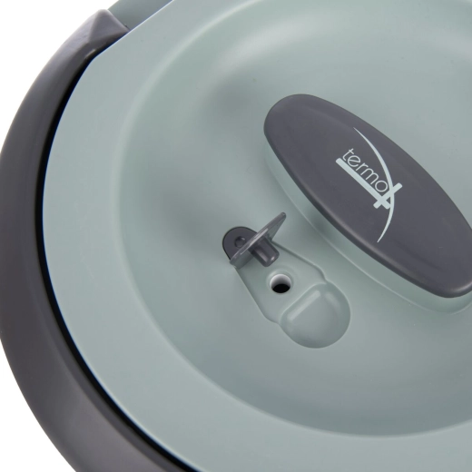 Tight lid with pressure-release valve