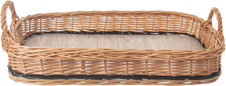 Raised edges for safer serving