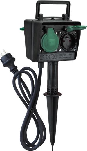 Solight aiapost 4 pistikupesaga, IP44 ja 1,5 m kummikaabliga