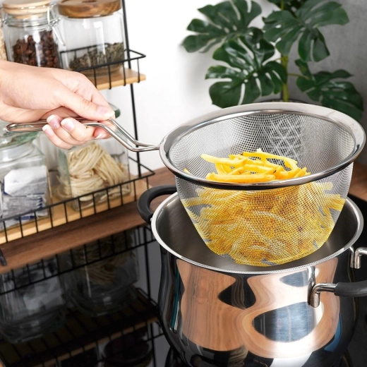 Ohutu käsitsemine poti kohal