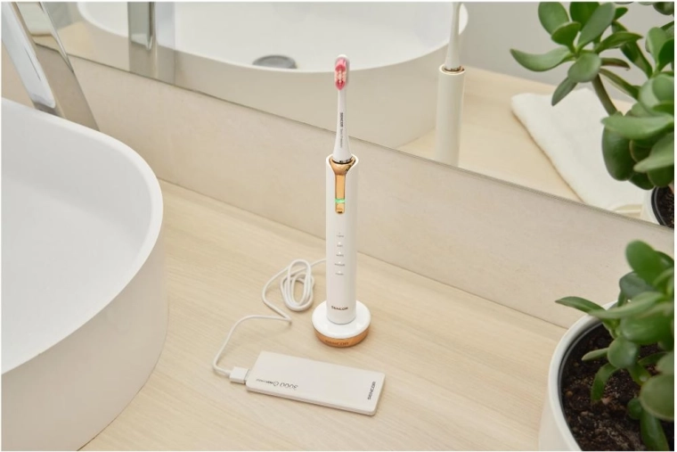Long battery life and convenient charging