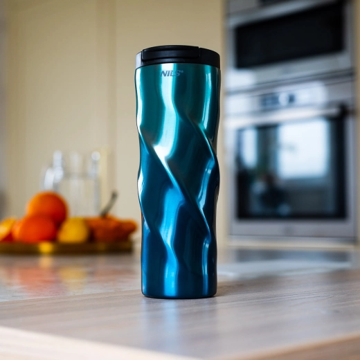 Ergonomic shape and non-slip base