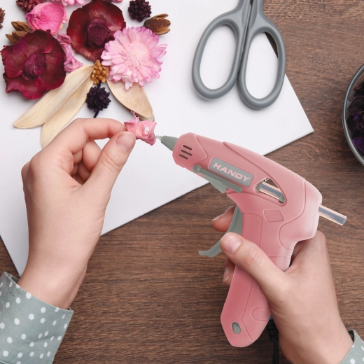 Precise glue dispensing
