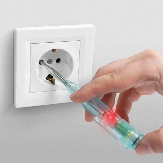Non-contact voltage detection