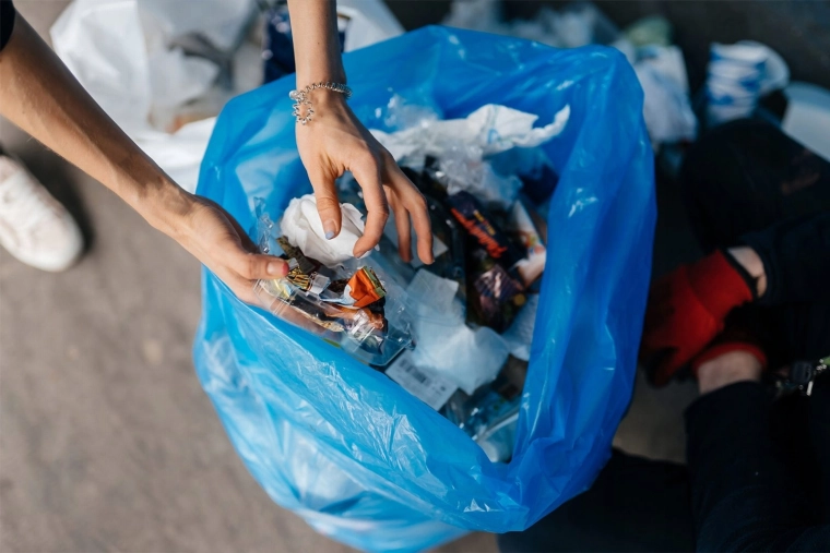 Sturdy material for regular waste