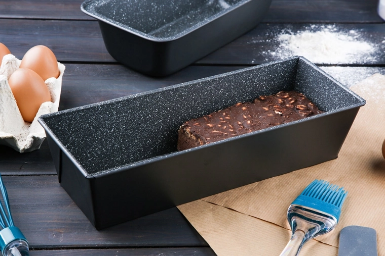 Mittenakkuv pind lihtsaks vormist väljavõtmiseks