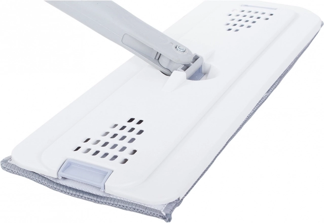 Microfiber pad covering the entire mop head
