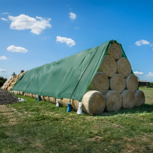 Kaitsev agrokangas (lausriie) õle- ja heinakuhjade katmiseks 9,8 × 12,5 m, 140 g/m² – 1 tk