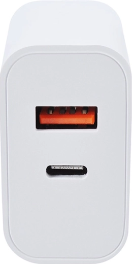 Kaks porti: USB-A + USB-C