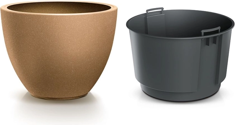 Removable insert for easy repotting