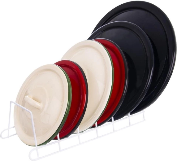 Vastupidav metallkonstruktsioon valges toonis