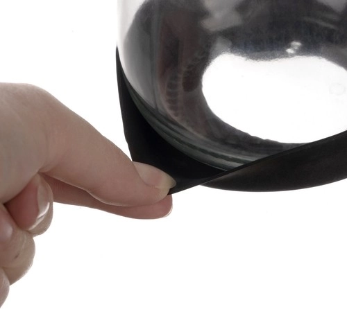 Stable and comfortable manual grinding