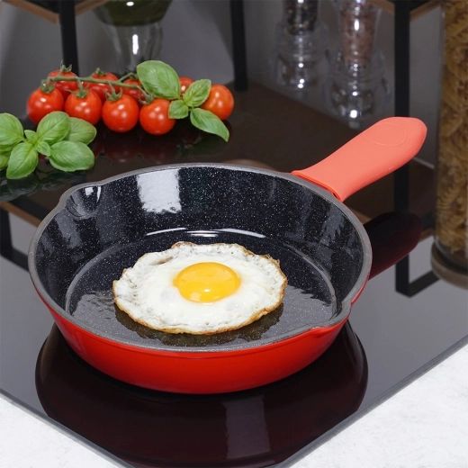 Even frying and long heat retention