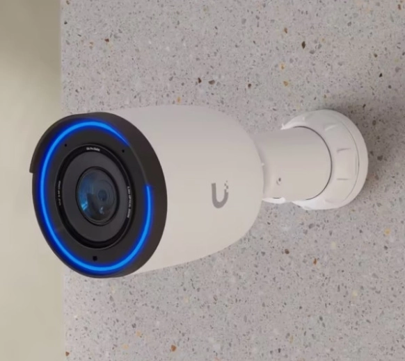 2.36× optical zoom for detailed close-ups