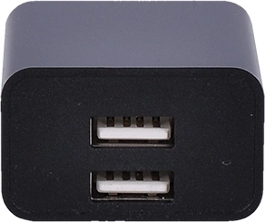 Kaks USB-A porti kahe seadme laadimiseks