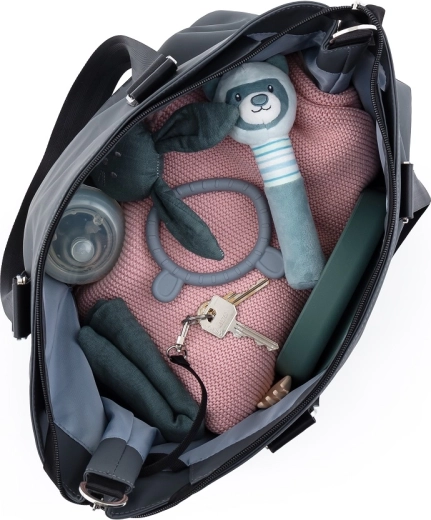 Smart organization with thermal pocket and waterproof compartment