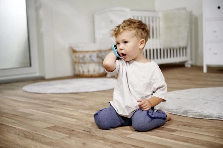 Pretend phone calls